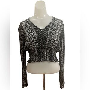 Gypsies & Moondust Black and White Smocked Waist Boho Crop Top size S